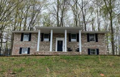 Main picture of 260 Poplar St