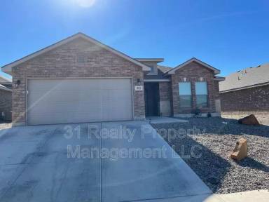 Main picture of 912 Yancy St