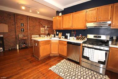 Main picture of 10 Riverdale St