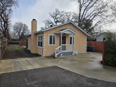 Main picture of 8160 Olof St