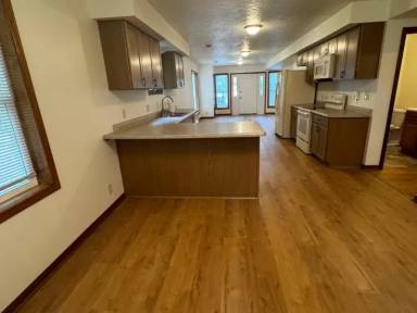 Main picture of 110 Country Ln
