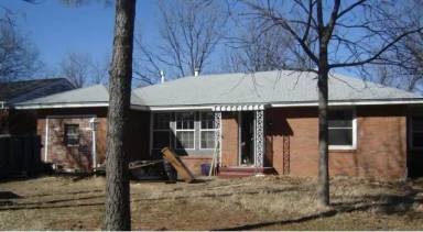 Main picture of 1205 NE 37th St