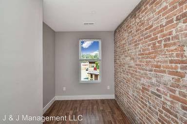 Main picture of 1903 Columbus Ave