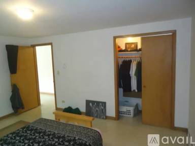 Main picture of 4950 Greenwood St