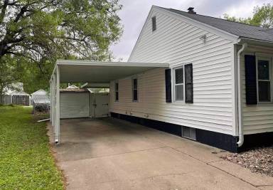 Main picture of 819 NE Michigan Ave