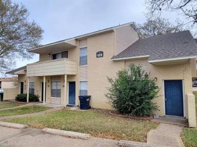 Main picture of 409 Summer Ct