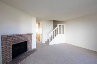 Main picture of 979 Loring St