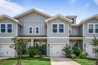 Main picture of Villas at St. Charles