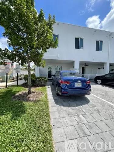 Main picture of 6450 NW 102nd Ct