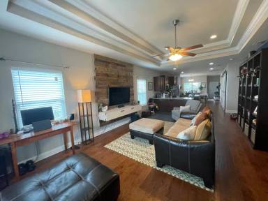 Main picture of 105 Blue Heron Ln