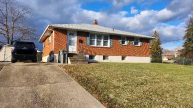 Main picture of 2400 E Parris Dr