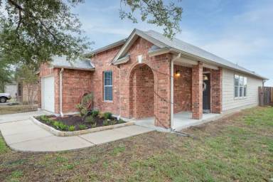 Main picture of 7402 Cortland Oak