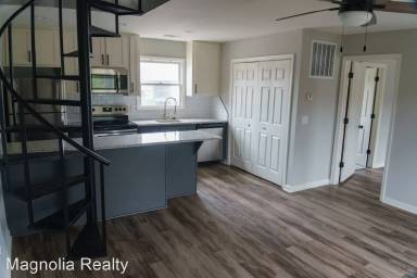 Main picture of Courtyard Condos