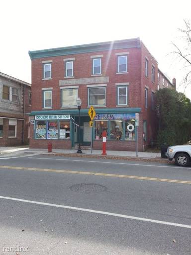 Main picture of 38 W Broad St