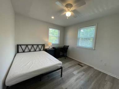 Main picture of 4199 University Dr