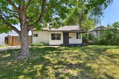 Main picture of 1252 Xanthia St
