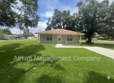 Main picture of 3200 Hughey St