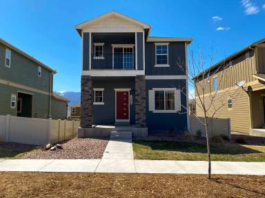 Main picture of 1306 Antrim Loop