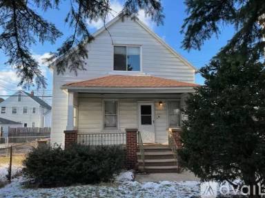 Main picture of 2409 Commor St