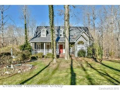 Main picture of 712 Lochaven Rd