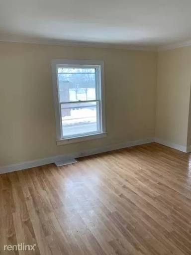 Main picture of 37 Dean St NE