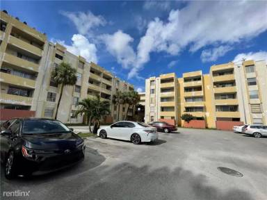 Main picture of 10000 SW 80th Ter