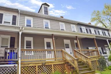 Main picture of 133 S 2nd St
