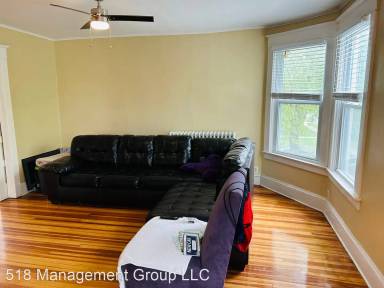 Main picture of 5 Woodlawn Ave