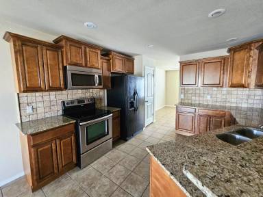 Main picture of 605 Torrington Way