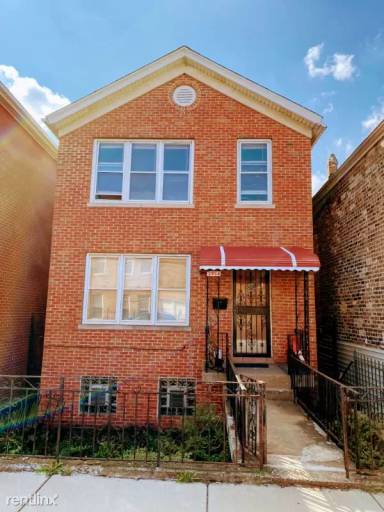 Main picture of 2936 S Keeley St