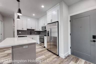 Main picture of 192 Livingston St