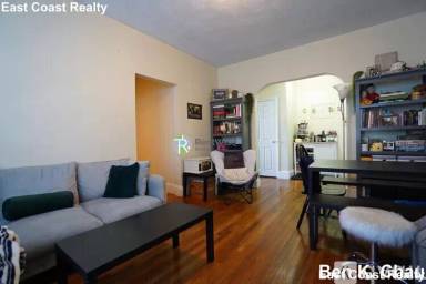 Main picture of 45 Chestnut Hill Ave