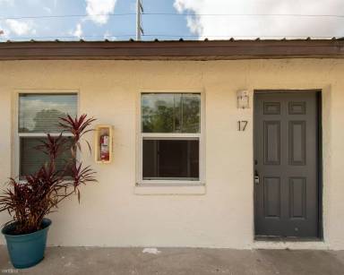 Main picture of 916 S Verona Ave