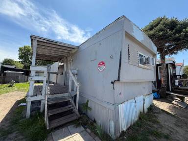 Main picture of 2825 SE 14th St