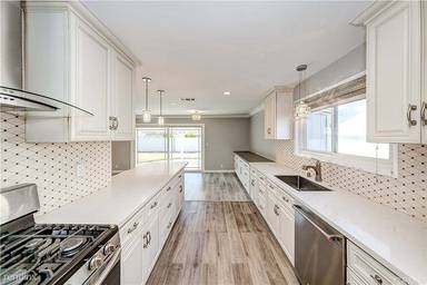 Main picture of 12611 Saint Mark St