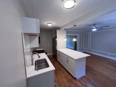 Main picture of 6332 N Rosebury Ave