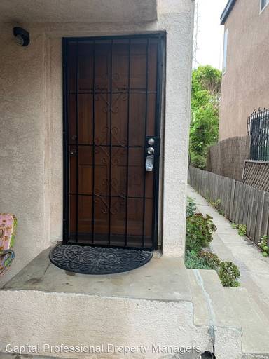 Main picture of 802 - 804 Island Ct