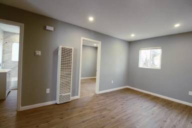 Main picture of 2038 High St