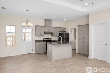 Main picture of 5912 Nightingale Ave