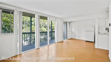 Main picture of 1127 Village Dr
