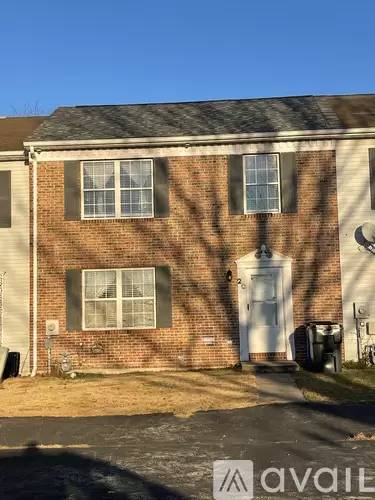 Main picture of 20 Treelane Dr