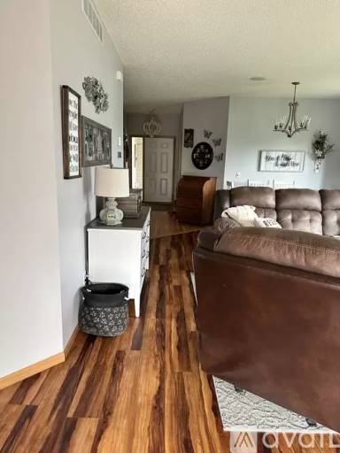 Main picture of 6401 Maclaren Ave NE