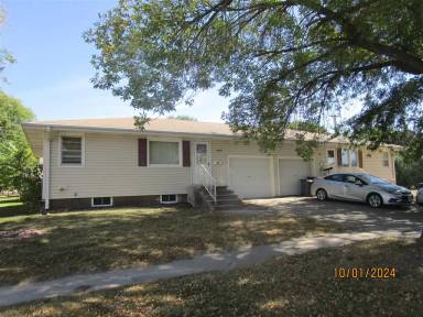 Main picture of 667 24th Ave