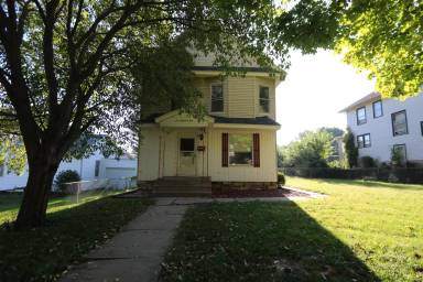 Main picture of 104 S Garfield Ave