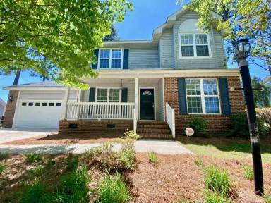 Main picture of 11 Richmond Park Dr