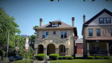 Main picture of 410-410 King Ave