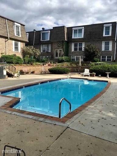 Main picture of 1120 E 6th St