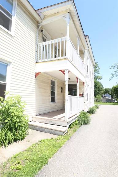 Main picture of 136 N Winooski Ave