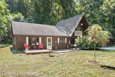 Main picture of 408 S Lakeshore Dr