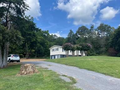 Main picture of 3241 Six Mile Rd